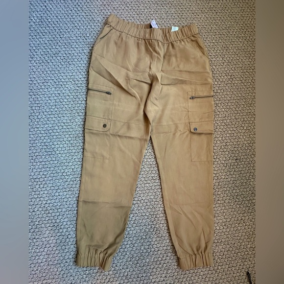 BANANA REPUBLIC Factory Tencel Cargo Joggers sz M high rise Khaki - Picture 1 of 7